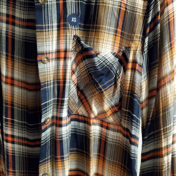 NWT Abercombie & Fitch Plaid botton up shirt size xs small - Picture 3 of 6